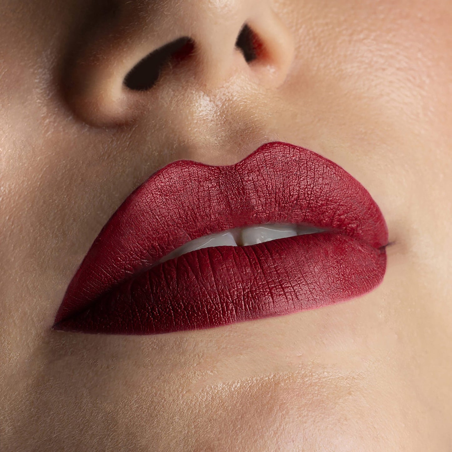 SUBLIMATTE - ROUGE À LÈVRES LIQUIDE MAT longue tenue