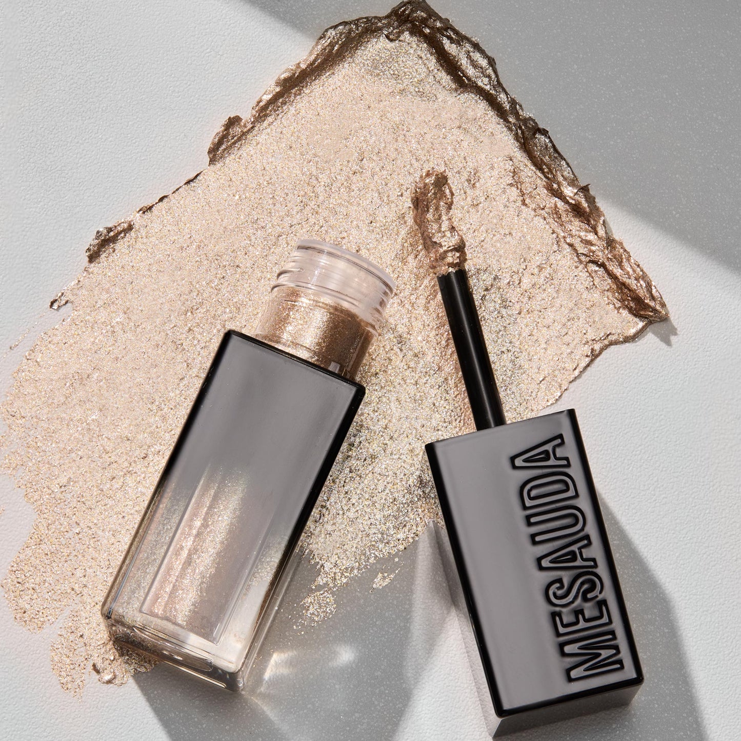 GALACTIC SHADOW - Pearly finish liquid eyeshadow